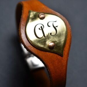 "Essenzia" kézműves karkötő - egyedi monogrammal